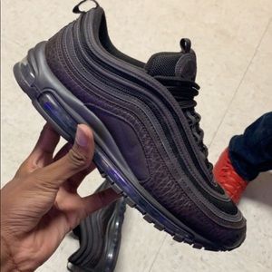 Nike Air Max’s ALL BLACK